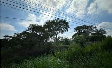 TERRENO EN VENTA EN ZONA PARRILLA CON 63 MTS DE FRENTE