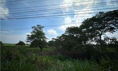 TERRENO EN VENTA EN ZONA PARRILLA CON 63 MTS DE FRENTE