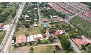 Propiedad Industrial en Aguadulce