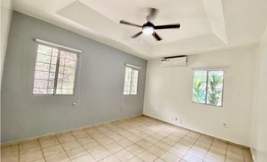 VENTA CASA  309M2 EN REA REVERTIDA ALBROOK KAF