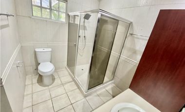 VENTA CASA  309M2 EN REA REVERTIDA ALBROOK KAF