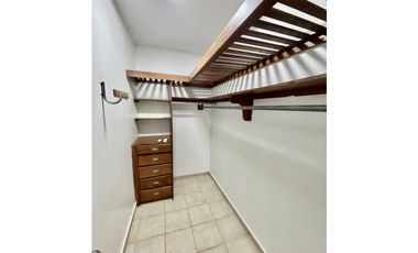 VENTA CASA  309M2 EN REA REVERTIDA ALBROOK KAF