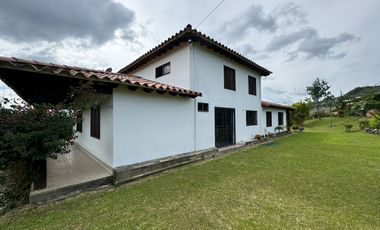 Hermosa finca para la venta rodeada de naturaleza