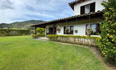 Hermosa finca para la venta rodeada de naturaleza