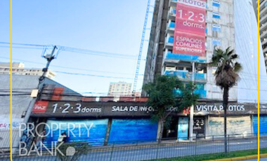 Local Comercial en Arriendo en Gran Avda. José Miguel Carrera 4275, esquina Teresa Vial / San Miguel - Santiago.