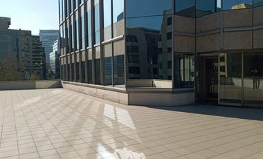 Oficina en Arriendo en Apoquindo / Augusto Leguia. Metro El Golf