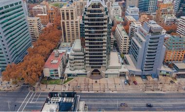 Oficina en Arriendo en Apoquindo / Augusto Leguia. Metro El Golf