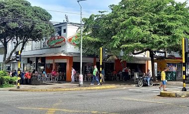 VENTA DE LOCALES EN CABECERA