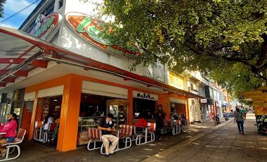 VENTA DE LOCALES EN CABECERA