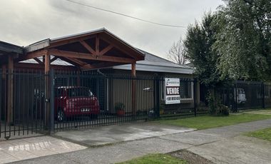 Amplio sitio y casa en Avenida Inés de Suarez, Temuco. Comercial y residencial