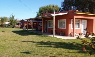 Casa en venta - 2 Dormitorios 1 Baño - Cochera - 1.400Mts2 - Mar del Tuyú