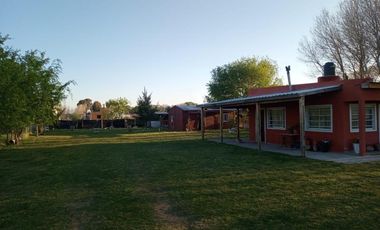 Casa en venta - 2 Dormitorios 1 Baño - Cochera - 1.400Mts2 - Mar del Tuyú