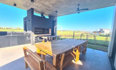 Casa 5 dormitorios venta en El Cantón Golf, Escobar