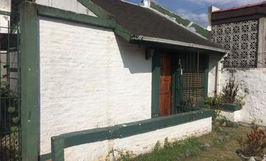 Casa con jardin y quincho