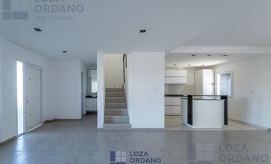 DUPLEX 3 DORMITORIOS MANANTIALES