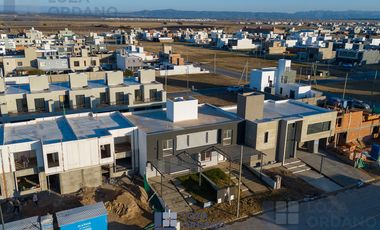 DUPLEX 3 DORMITORIOS MANANTIALES