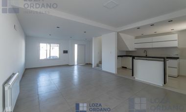 DUPLEX 3 DORMITORIOS MANANTIALES