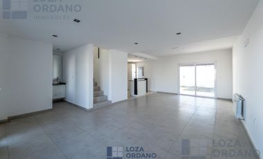 DUPLEX 3 DORMITORIOS MANANTIALES