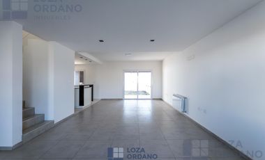 DUPLEX 3 DORMITORIOS MANANTIALES