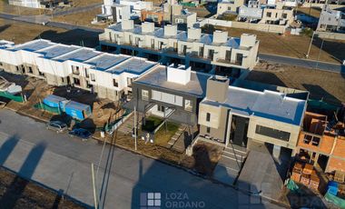 DUPLEX 3 DORMITORIOS MANANTIALES
