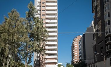 Departamento piso completo, centrico, ciudad de Neuquén
