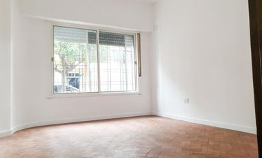 REFACCIONADO a NUEVO - PH 3 Ambientes con cochera y patio.