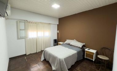 Casa en venta - 3 Dormitorios 1 Baño - Cocheras - 412Mts2 - Ensenada
