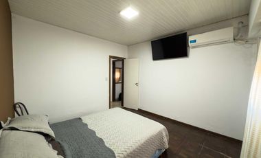 Casa en venta - 3 Dormitorios 1 Baño - Cocheras - 412Mts2 - Ensenada