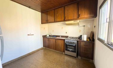 Casa en venta - 3 Dormitorios 1 Baño - Cocheras - 412Mts2 - Ensenada