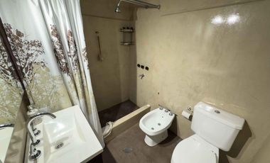 Casa en venta - 3 Dormitorios 1 Baño - Cocheras - 412Mts2 - Ensenada