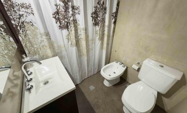 Casa en venta - 3 Dormitorios 1 Baño - Cocheras - 412Mts2 - Ensenada