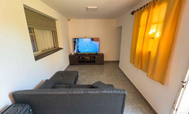 Casa en venta - 3 Dormitorios 1 Baño - Cocheras - 412Mts2 - Ensenada