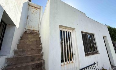 Casa en venta - 3 Dormitorios 1 Baño - Cocheras - 412Mts2 - Ensenada