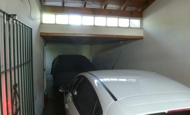 CHALET EN INMEJORABLE UBICACION A 200 MTS DE ESTACION MARMOL IDEAL PARA DOS FAMILIAS