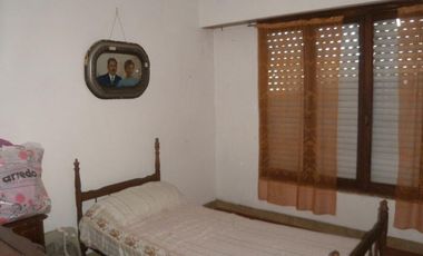 CHALET EN INMEJORABLE UBICACION A 200 MTS DE ESTACION MARMOL IDEAL PARA DOS FAMILIAS