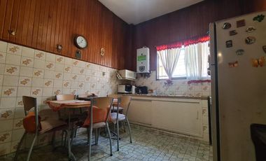 PH 4 ambientes con cochera en Ballester