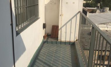 EXCELENTE DEPARTAMENTO DE 3 AMBIENTES EN INMEJORABLE UBICACION!!!! Lavalle 423, Monte Grande.-
