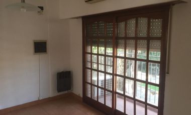 EXCELENTE DEPARTAMENTO DE 3 AMBIENTES EN INMEJORABLE UBICACION!!!! Lavalle 423, Monte Grande.-