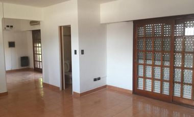 EXCELENTE DEPARTAMENTO DE 3 AMBIENTES EN INMEJORABLE UBICACION!!!! Lavalle 423, Monte Grande.-