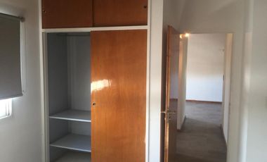 EXCELENTE DEPARTAMENTO DE 3 AMBIENTES EN INMEJORABLE UBICACION!!!! Lavalle 423, Monte Grande.-