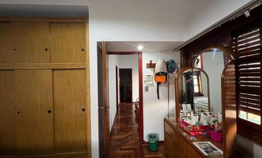 PH de cuatro ambientes a la venta en Sarandi