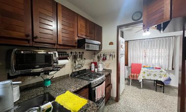 PH de cuatro ambientes a la venta en Sarandi
