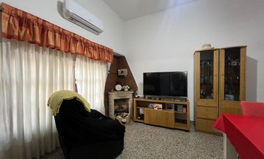 PH de cuatro ambientes a la venta en Sarandi