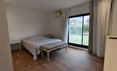 VENTA/PERMUTA - Casa 3 dormitorios - Barrio Cerrado Puerto Roldán.