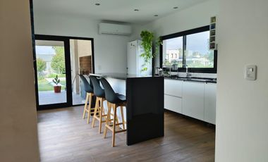 VENTA/PERMUTA - Casa 3 dormitorios - Barrio Cerrado Puerto Roldán.
