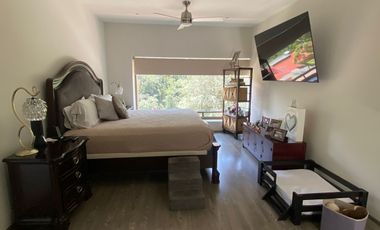 CASA CON SEGURIDAD EN BOSQUES DE LA HERRADURA