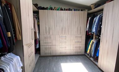 CASA CON SEGURIDAD EN BOSQUES DE LA HERRADURA