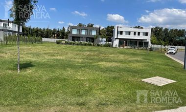 Terreno en venta en esquina Carpinchos Nordelta