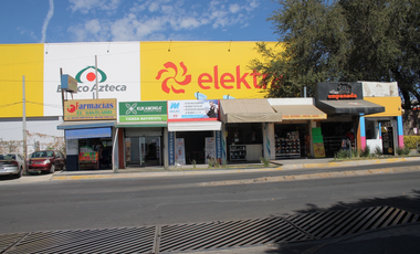 EXCELENTE LOCAL COMERCIAL JUNTO A PLAZA CENTRO SUR