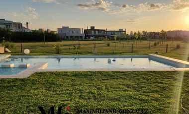 Casa en venta - 5 ambientes. Terralagos, Canning.